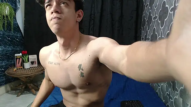 Snapshot of HENRY_SENNI chatting on 02-28-25, 01:36 HENRY SENNI online show from 02-28-25, 01:36