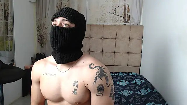 Snapshot of HENRY_SENNI chatting on 10-04-25, 02:59 HENRY SENNI online show from 10-04-25, 02:59