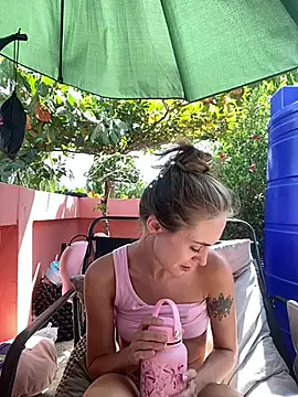 White Lu online show from 02-20-26, 07:21