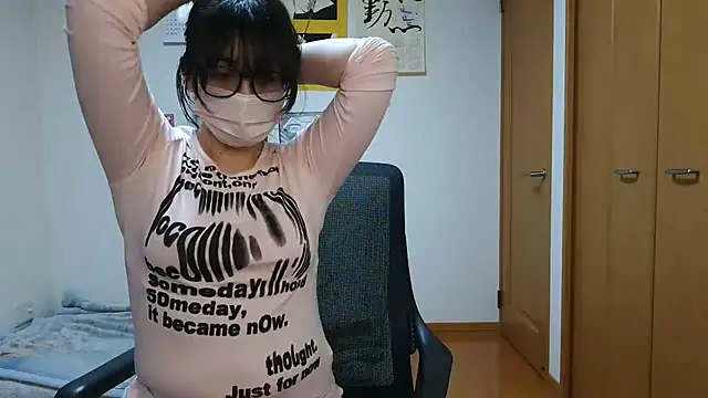 Snapshot of Sisi_cute chatting on 03-12-26, 10:43 Sisi cute online show from 03-12-26, 10:43