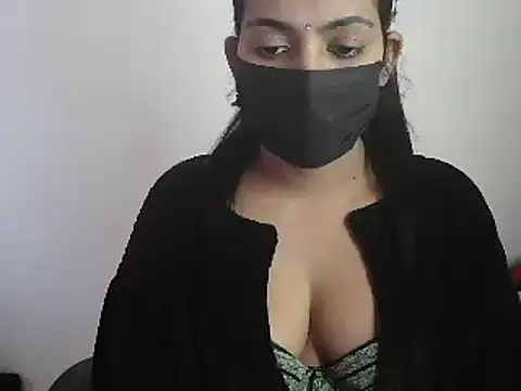 Snapshot of Reddy_Trisha chatting on 02-02-25, 11:51 Reddy Trisha online show from 02-02-25, 11:51