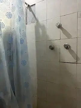 paullliliu online show from 10-12-25, 08:35