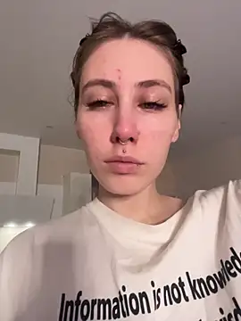 Molli Luv online show from 11-14-25, 01:04