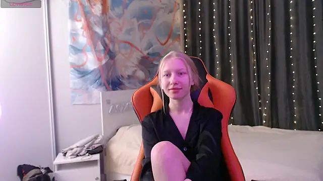 Snapshot of crystalyss chatting on 01-24-25, 07:49 crystalyss online show from 01-24-25, 07:49