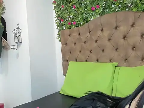 MelodyHott2 online show from 10-02-25, 02:13