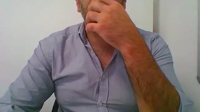 Snapshot of _tuga_man_ chatting on 09-22-25, 12:40  tuga man  online show from 09-22-25, 12:40
