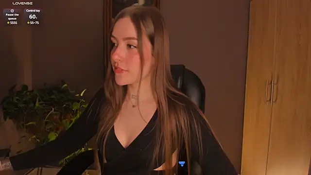 Snapshot of eilynxx chatting on 02-03-25, 11:47 eilynxx online show from 02-03-25, 11:47