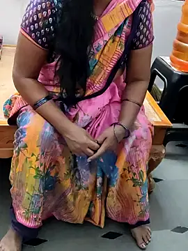 Snapshot of laxmitelugu78 chatting on 01-28-25, 04:52 laxmitelugu78 online show from 01-28-25, 04:52