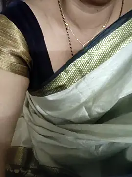 Snapshot of laxmitelugu78 chatting on 10-31-25, 03:57 laxmitelugu78 online show from 10-31-25, 03:57