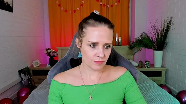 EmiliaBedy online show from 02-10-25, 03:42