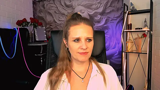 EmiliaBedy online show from 03-05-25, 12:11