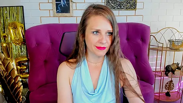 Snapshot of EmiliaBedy chatting on 05-14-26, 09:16 EmiliaBedy online show from 05-14-26, 09:16