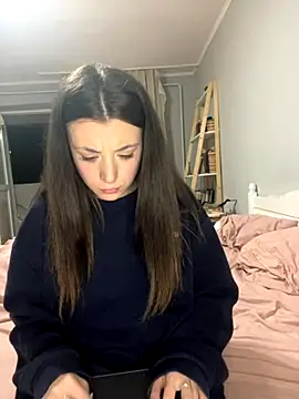 Snapshot of bunnythetailor chatting on 10-18-25, 11:05 bunnythetailor online show from 10-18-25, 11:05