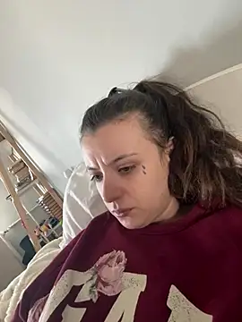 bunnythetailor online show from 02-19-26, 08:21