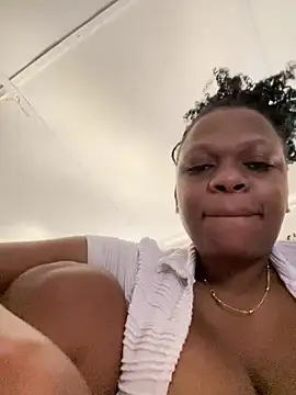 Boneca25 online show from 11-23-25, 07:08