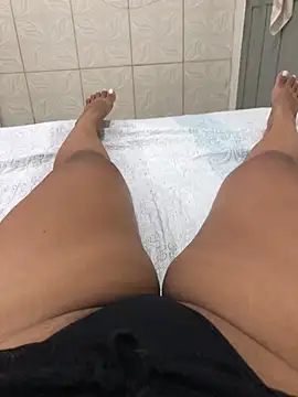 indiazinha69  online show from 05-20-26, 03:29