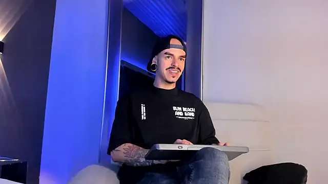 kaletattoo online show from 10-20-25, 11:21