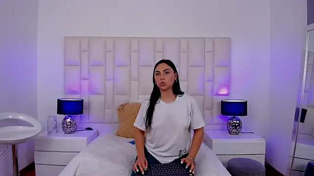 Ariana rouse online show from 02-07-25, 01:47