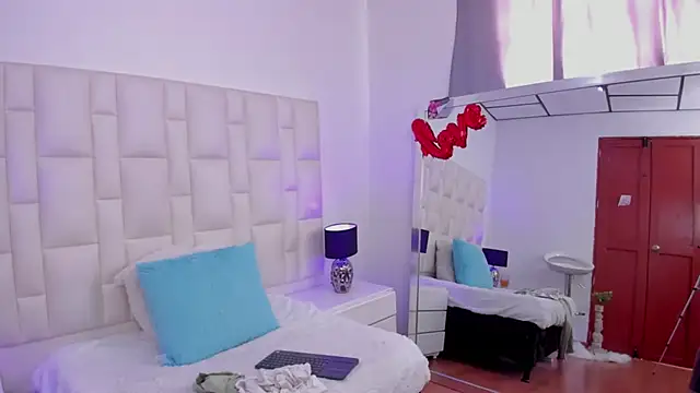 Ariana rouse online show from 03-19-25, 06:55