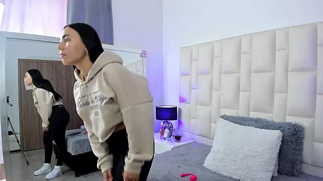 Ariana rouse online show from 10-02-25, 05:20