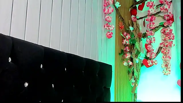 Snapshot of vicky__skinny_1 chatting on 02-19-25, 11:17 vicky skinny 1 online show from 02-19-25, 11:17