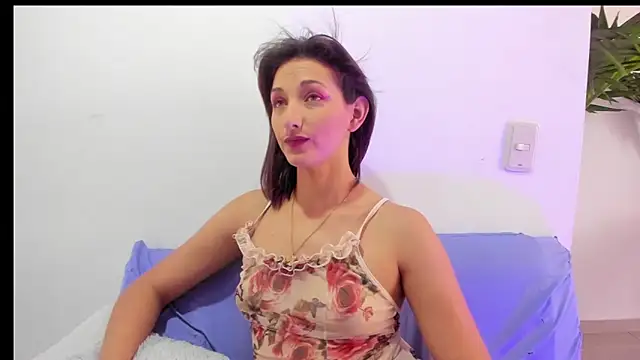 Snapshot of vicky__skinny_1 chatting on 03-09-25, 03:27 vicky skinny 1 online show from 03-09-25, 03:27