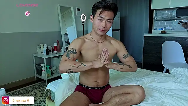 Snapshot of Doh728 chatting on 11-15-25, 04:43 Doh728 online show from 11-15-25, 04:43