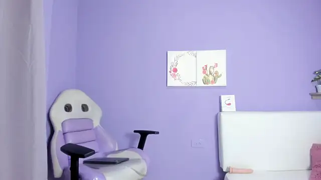 Snapshot of Rossi_Mariana chatting on 02-14-25, 03:15 Rossi Mariana online show from 02-14-25, 03:15