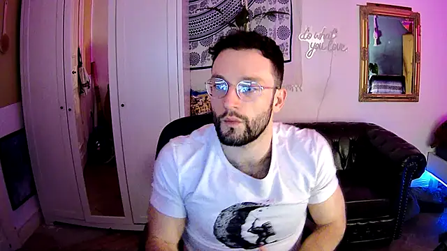 Snapshot of Kleinerabstecher chatting on 02-13-25, 07:42 Kleinerabstecher online show from 02-13-25, 07:42