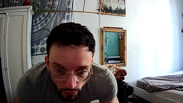 Snapshot of Kleinerabstecher chatting on 03-02-25, 11:18 Kleinerabstecher online show from 03-02-25, 11:18