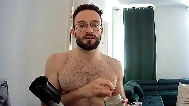 Snapshot of Kleinerabstecher chatting on 06-08-26, 01:33 Kleinerabstecher online show from 06-08-26, 01:33