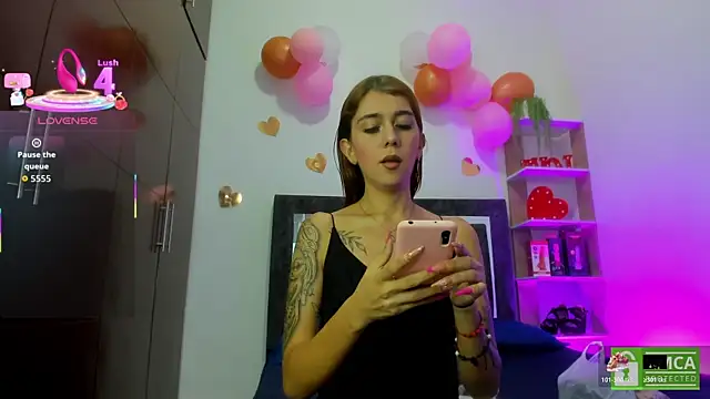 Snapshot of Nicol_TransGirl chatting on 05-15-26, 04:41 Nicol TransGirl online show from 05-15-26, 04:41