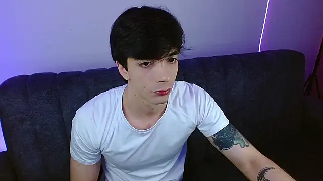 Snapshot of H3ll_B0I chatting on 05-04-26, 03:13 H3ll B0I online show from 05-04-26, 03:13