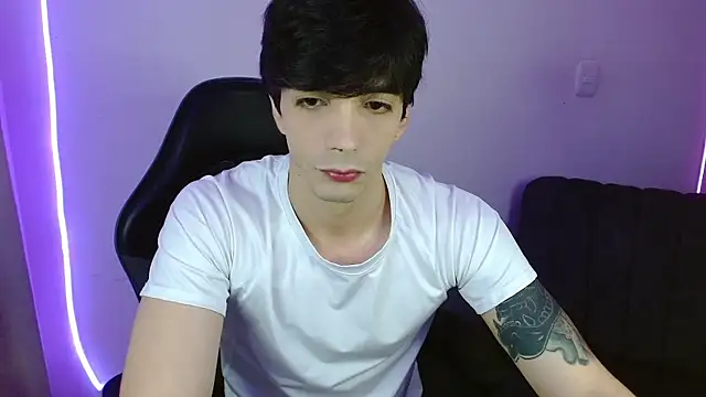 Snapshot of H3ll_B0I chatting on 05-14-26, 05:14 H3ll B0I online show from 05-14-26, 05:14