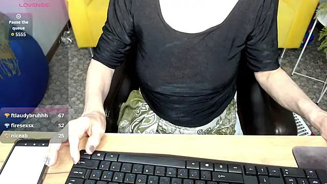 SexyGrandma  online show from 02-25-25, 12:47