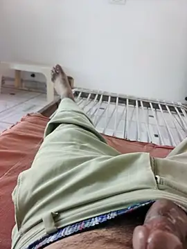 xmanrawan2 online show from 10-13-25, 04:45