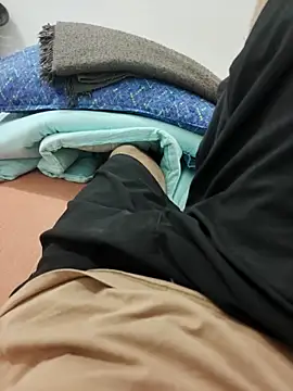 xmanrawan2 online show from 11-04-25, 01:32