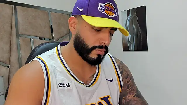 Snapshot of LeandroRusso chatting on 03-01-25, 09:15 LeandroRusso online show from 03-01-25, 09:15