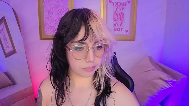 Hela v online show from 02-12-26, 08:04