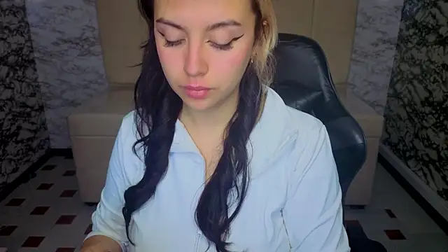 Hela v online show from 04-09-26, 01:05