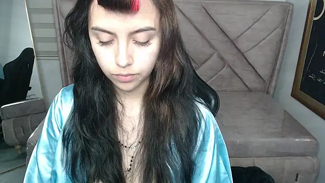 Snapshot of Hela_v chatting on 05-08-26, 05:40 Hela v online show from 05-08-26, 05:40