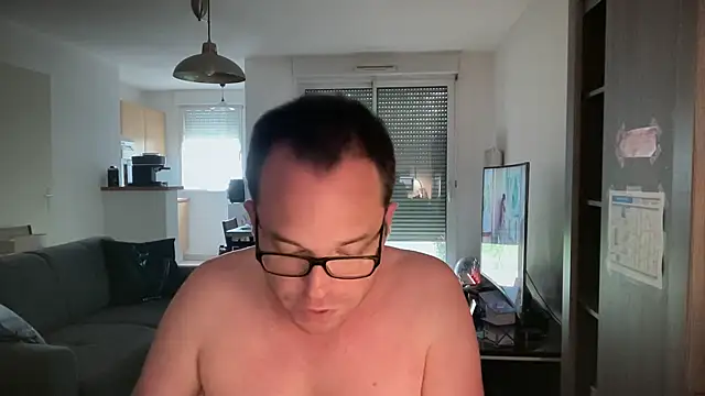 Funnyjul31 online show from 04-29-26, 04:44