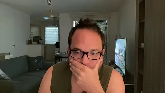 Funnyjul31 online show from 05-18-26, 11:05