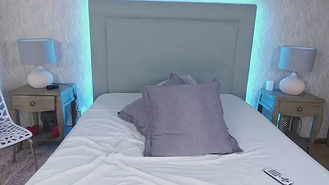 Snapshot of MillaBlis chatting on 02-24-25, 12:20 MillaBlis online show from 02-24-25, 12:20