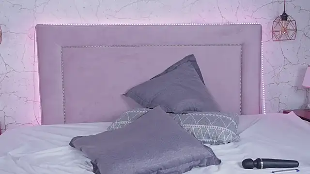 Snapshot of MillaBlis chatting on 03-14-25, 01:48 MillaBlis online show from 03-14-25, 01:48