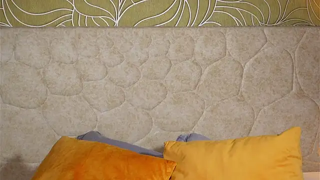 Snapshot of MillaBlis chatting on 10-03-25, 08:17 MillaBlis online show from 10-03-25, 08:17