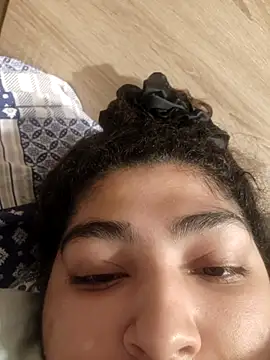 naina78910 online show from 09-25-25, 12:53