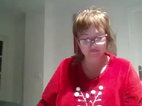 Snapshot of Luzia-Sal chatting on 01-29-25, 06:33 Luzia-Sal online show from 01-29-25, 06:33