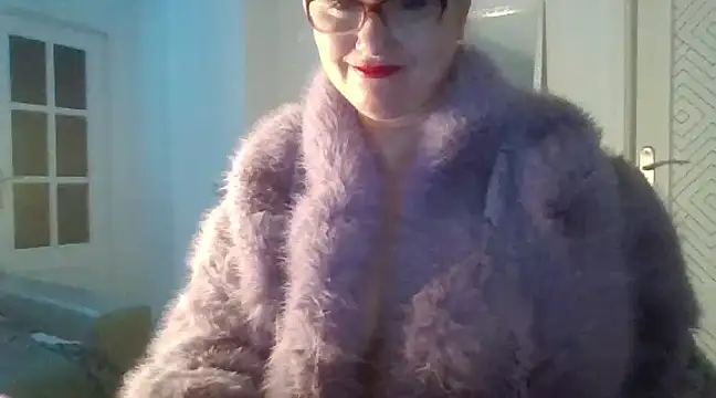 Snapshot of Luzia-Sal chatting on 01-30-25, 01:22 Luzia-Sal online show from 01-30-25, 01:22