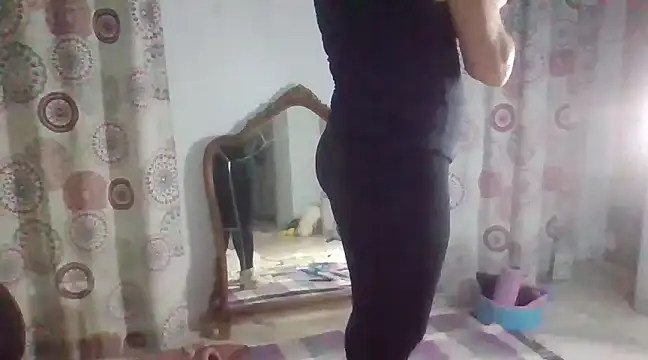 Snapshot of Luzia-Sal chatting on 02-01-25, 08:29 Luzia-Sal online show from 02-01-25, 08:29